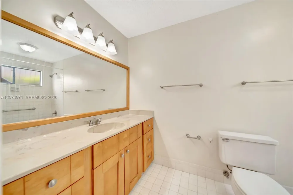 5223 E Gate Lake Rd #5223 Tamarac, FL 33319