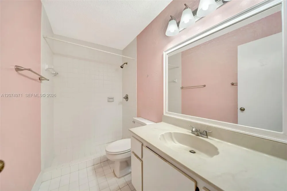 5223 E Gate Lake Rd #5223 Tamarac, FL 33319