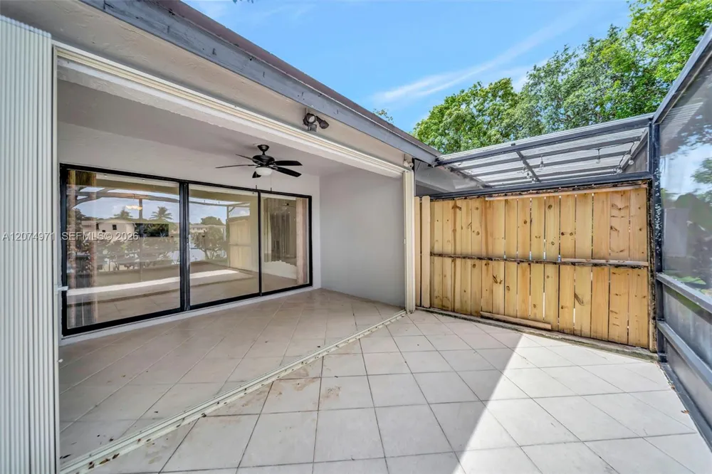 5223 E Gate Lake Rd #5223 Tamarac, FL 33319