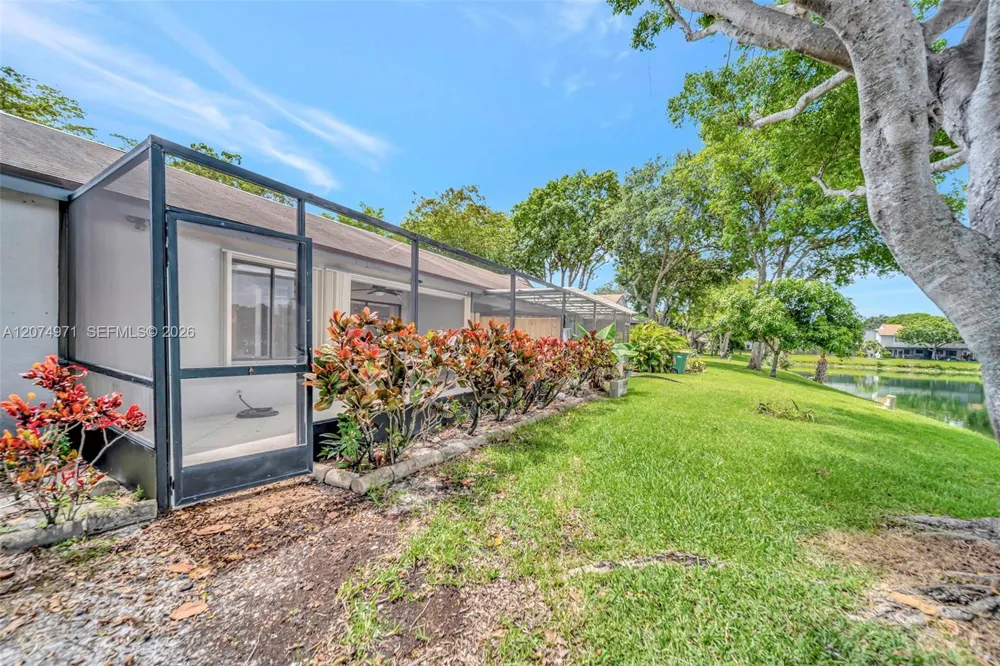 5223 E Gate Lake Rd #5223 Tamarac, FL 33319