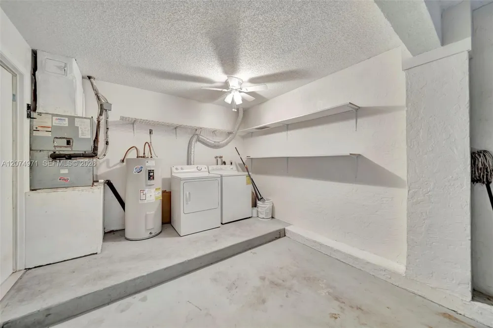 5223 E Gate Lake Rd #5223 Tamarac, FL 33319