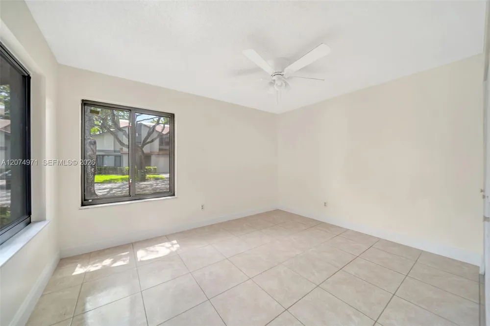 5223 E Gate Lake Rd #5223 Tamarac, FL 33319