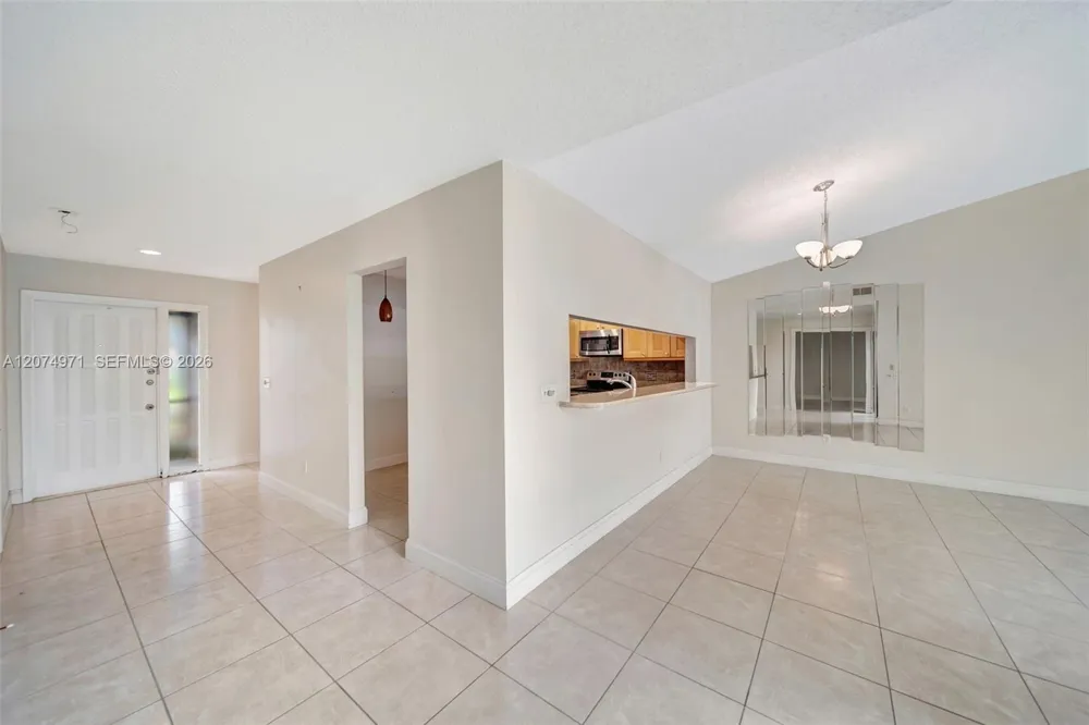 5223 E Gate Lake Rd #5223 Tamarac, FL 33319