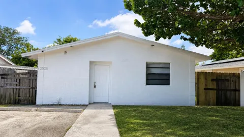2250 NW 4th Ct