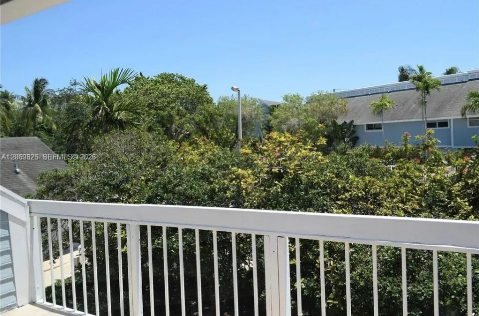 798 Crandon Blvd #44-B Key Biscayne, FL 33149