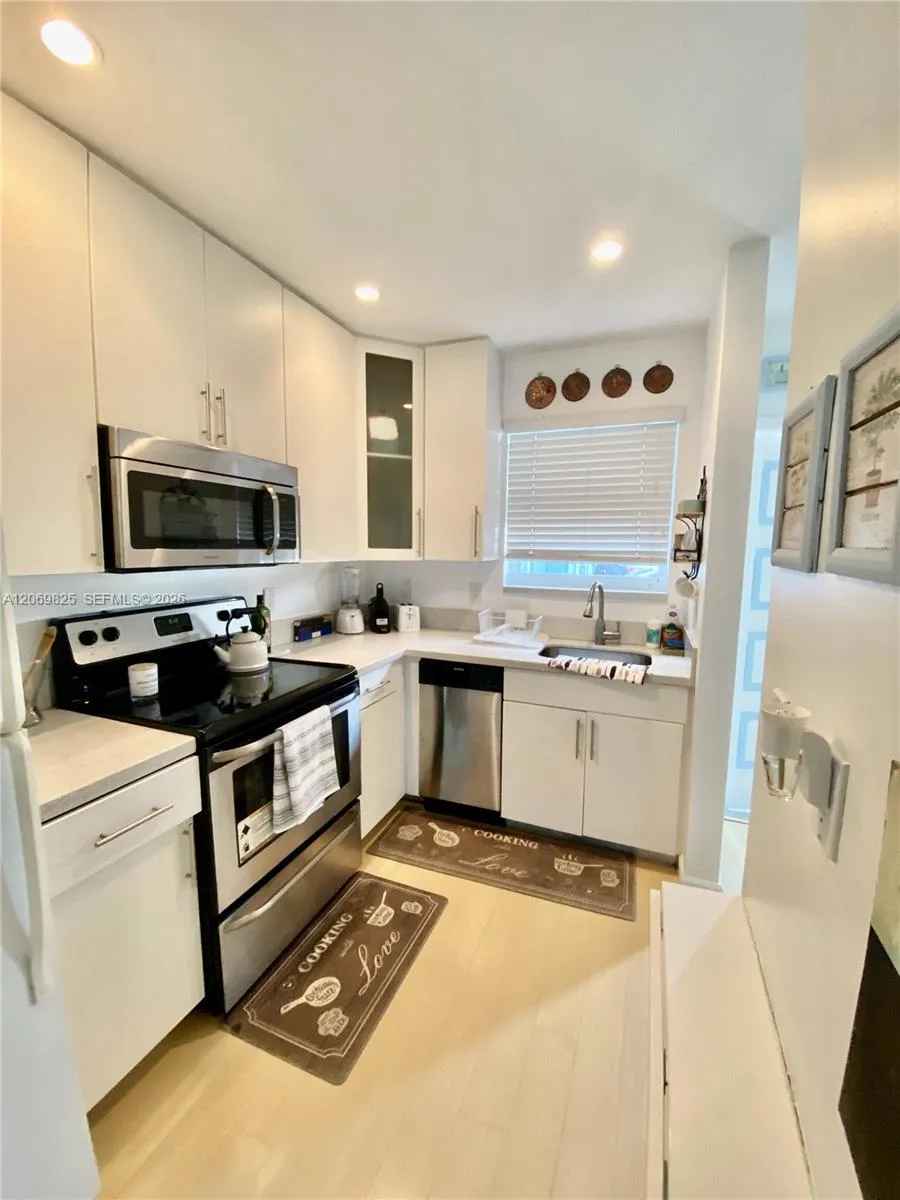 798 Crandon Blvd #44-B Key Biscayne, FL 33149