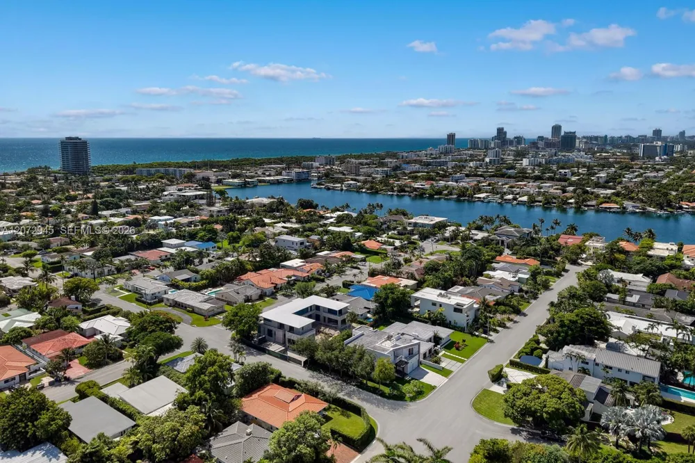 8901 Hawthorne Ave Surfside, FL 33154
