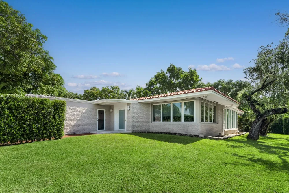 8901 Hawthorne Ave Surfside, FL 33154