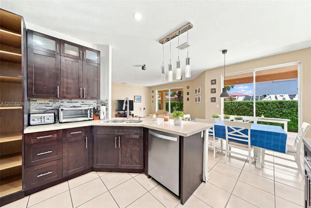 15429 SW 36th Ter Miami, FL 33185