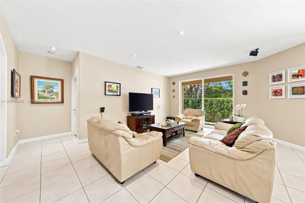 15429 SW 36th Ter Miami, FL 33185