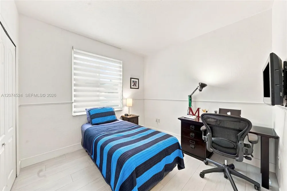 15429 SW 36th Ter Miami, FL 33185
