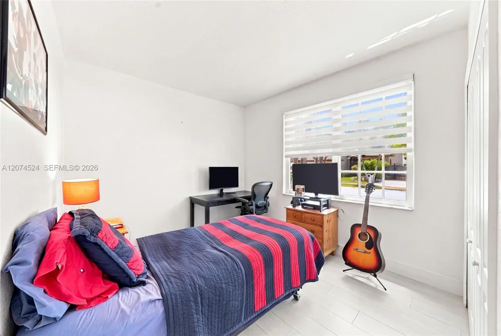 15429 SW 36th Ter Miami, FL 33185