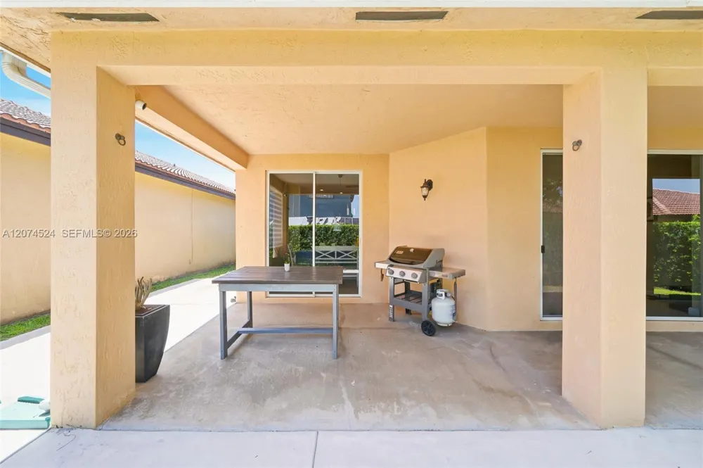 15429 SW 36th Ter Miami, FL 33185