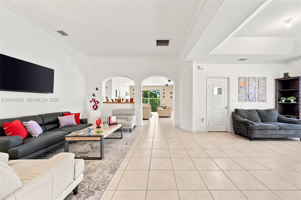 15429 SW 36th Ter Miami, FL 33185
