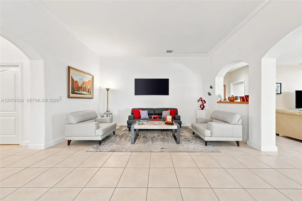 15429 SW 36th Ter Miami, FL 33185