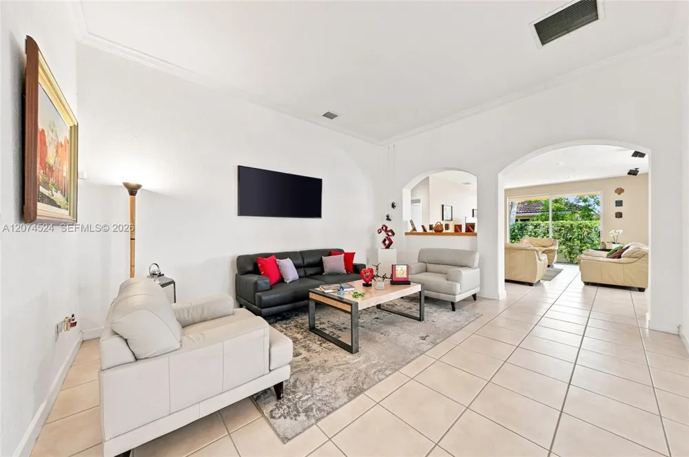 15429 SW 36th Ter Miami, FL 33185