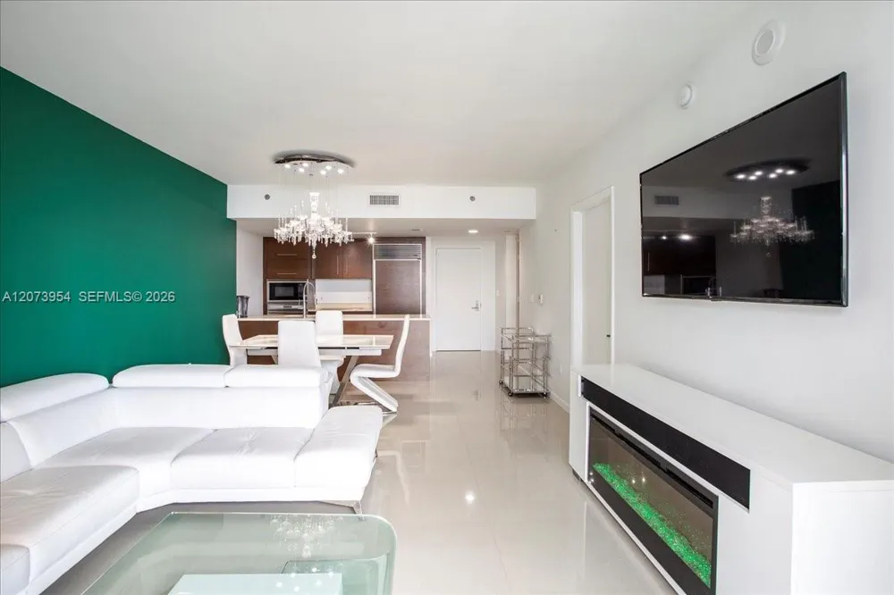 465 Brickell Ave #4306 Miami, FL 33131