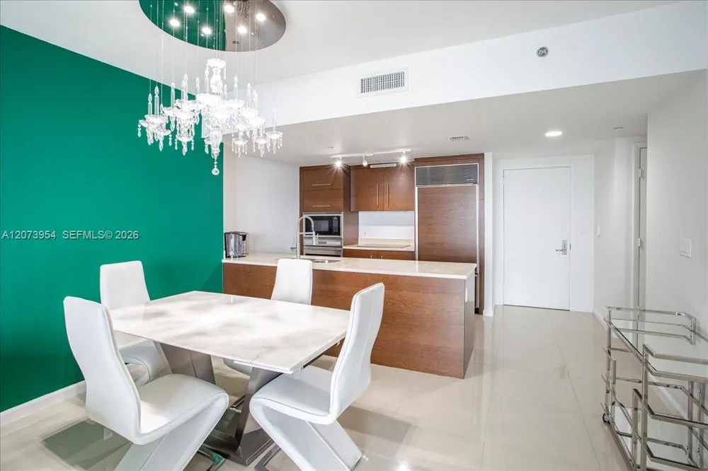465 Brickell Ave #4306 Miami, FL 33131