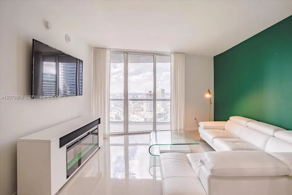 465 Brickell Ave #4306 Miami, FL 33131