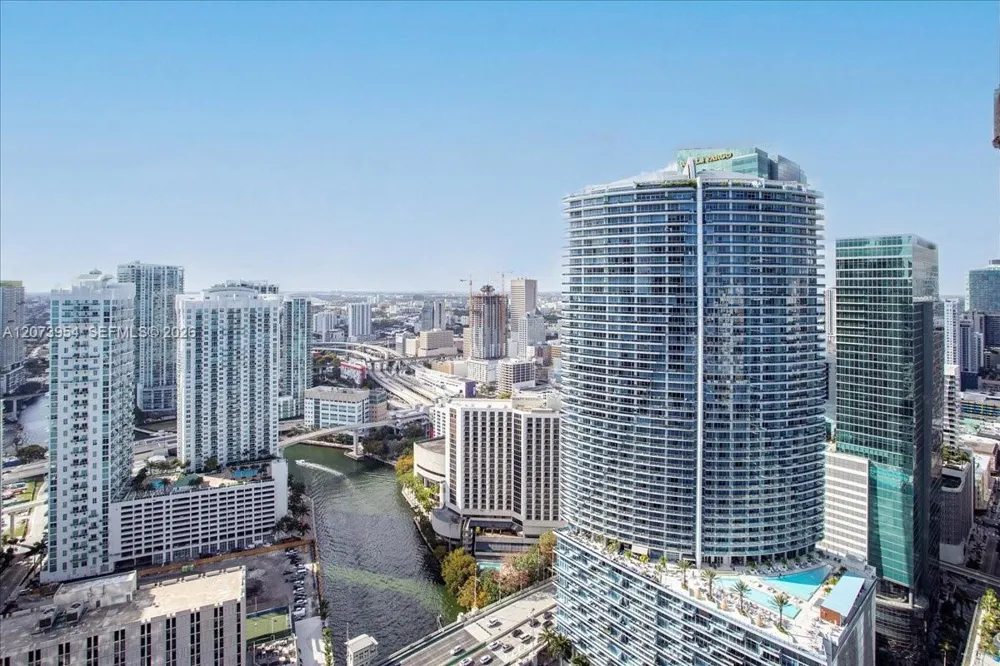 465 Brickell Ave #4306 Miami, FL 33131