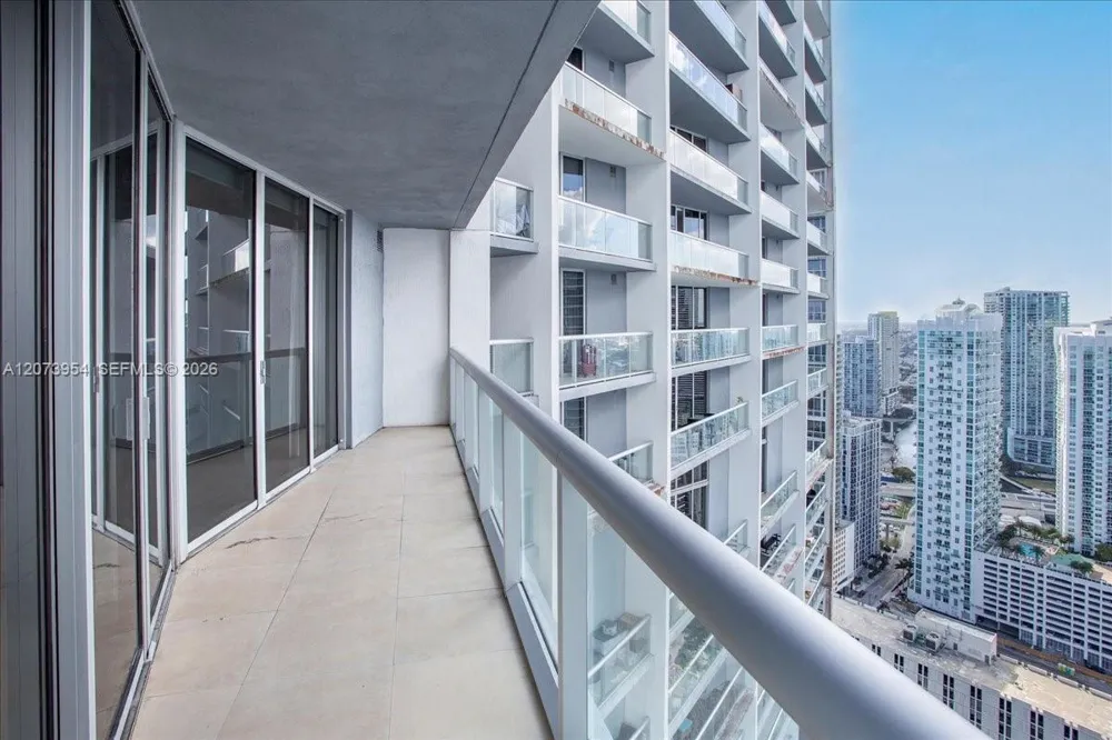 465 Brickell Ave #4306 Miami, FL 33131