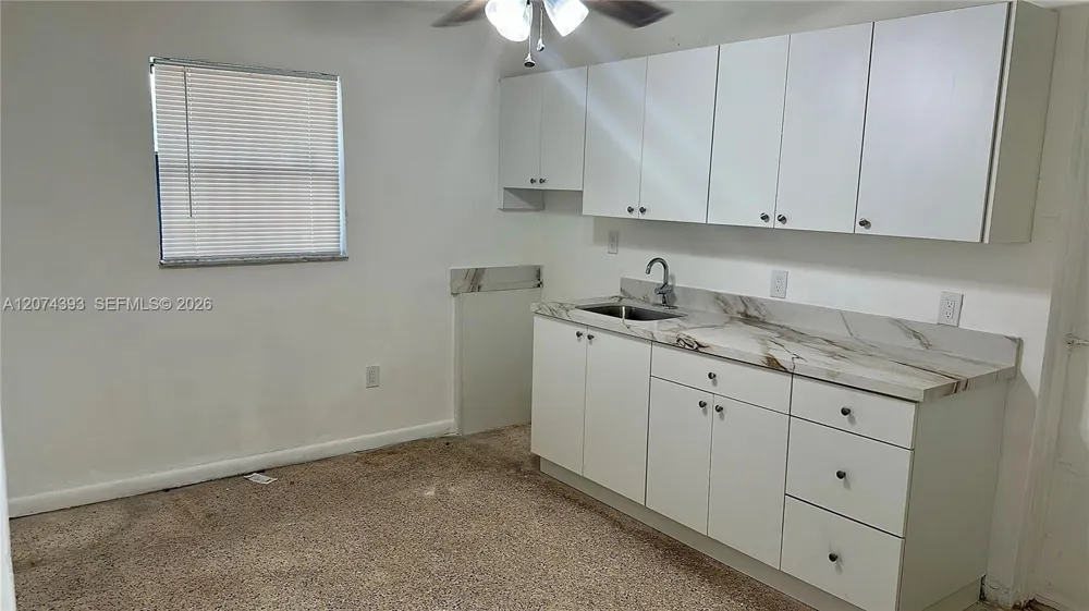 59 W 26th St #8 Hialeah, FL 33010