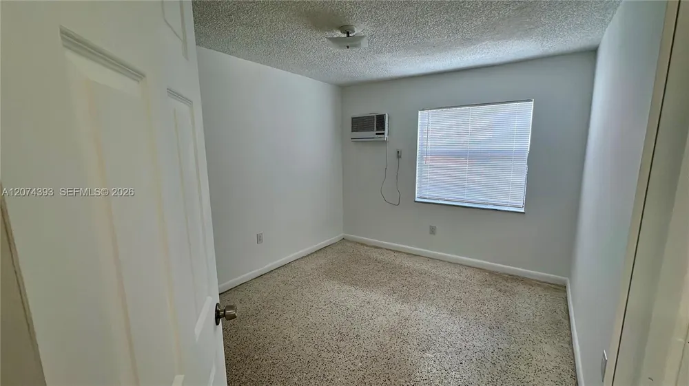 59 W 26th St #8 Hialeah, FL 33010