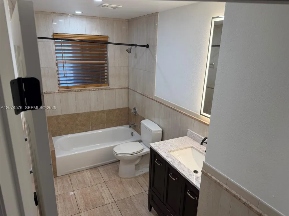 5201 SW 22nd St West Park, FL 33023
