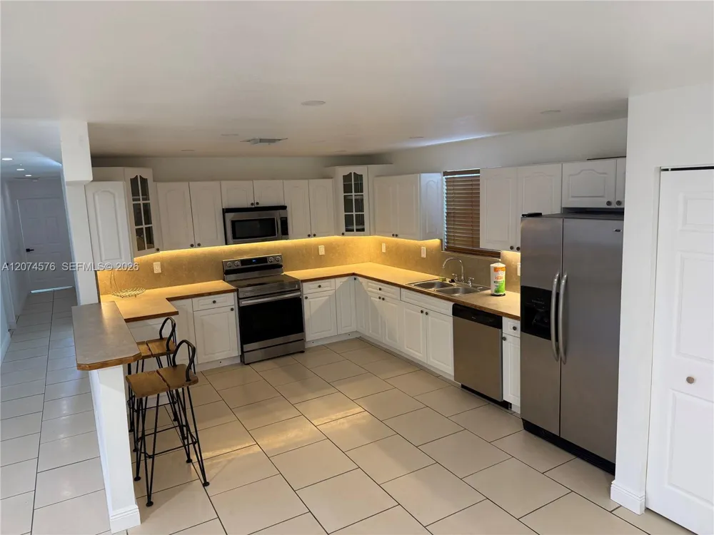 5201 SW 22nd St West Park, FL 33023