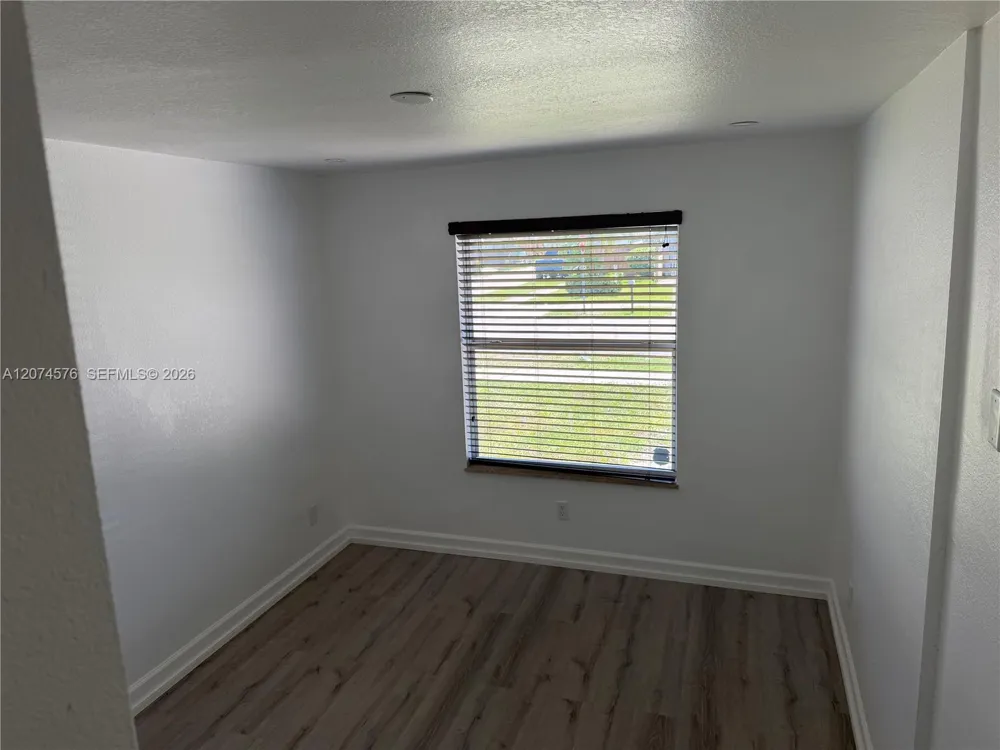 5201 SW 22nd St West Park, FL 33023