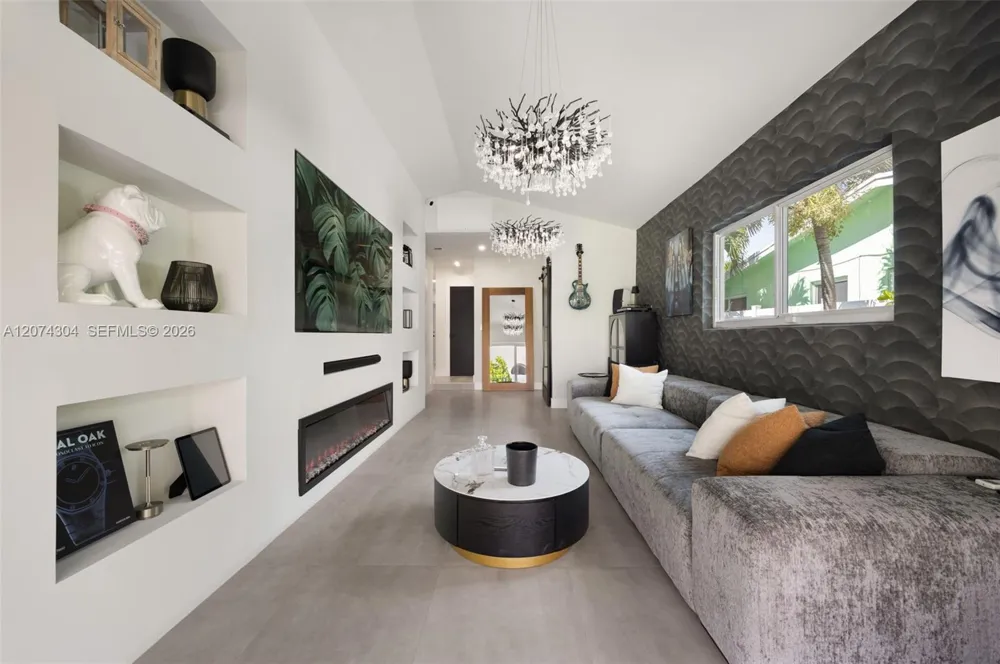 1353 Van Buren St Hollywood, FL 33019