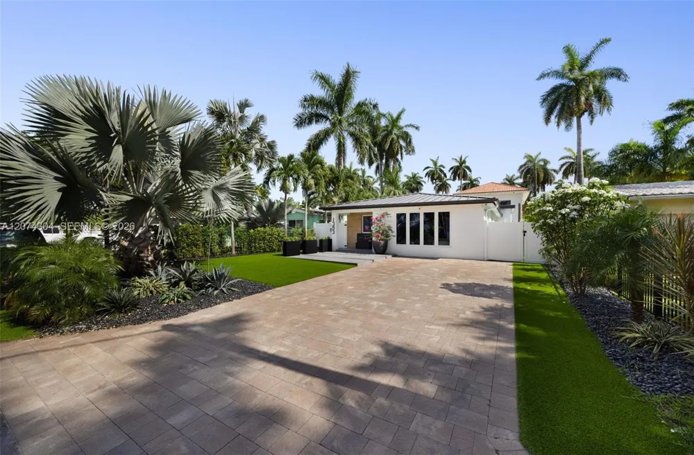 1353 Van Buren St Hollywood, FL 33019
