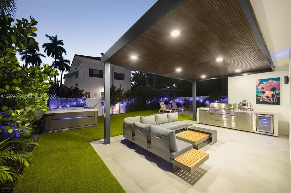 1353 Van Buren St Hollywood, FL 33019