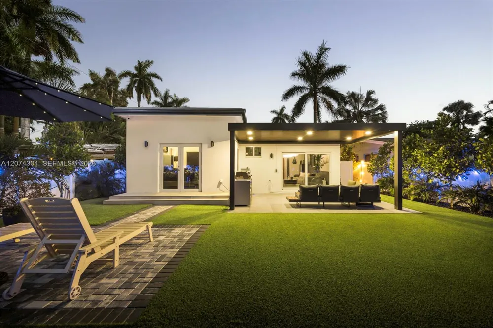 1353 Van Buren St Hollywood, FL 33019