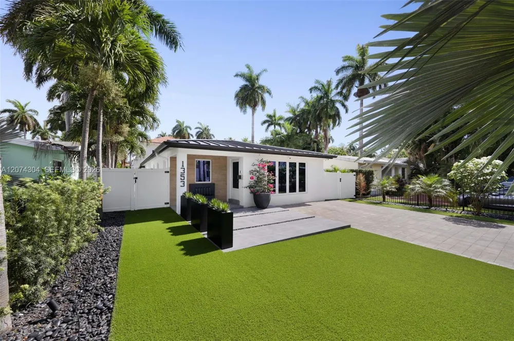 1353 Van Buren St Hollywood, FL 33019