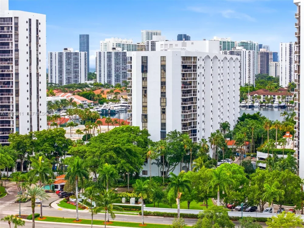3610 Yacht Club Dr #1115 Aventura, FL 33180