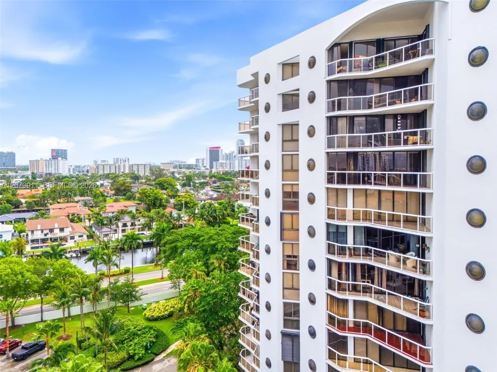 3610 Yacht Club Dr #1115 Aventura, FL 33180