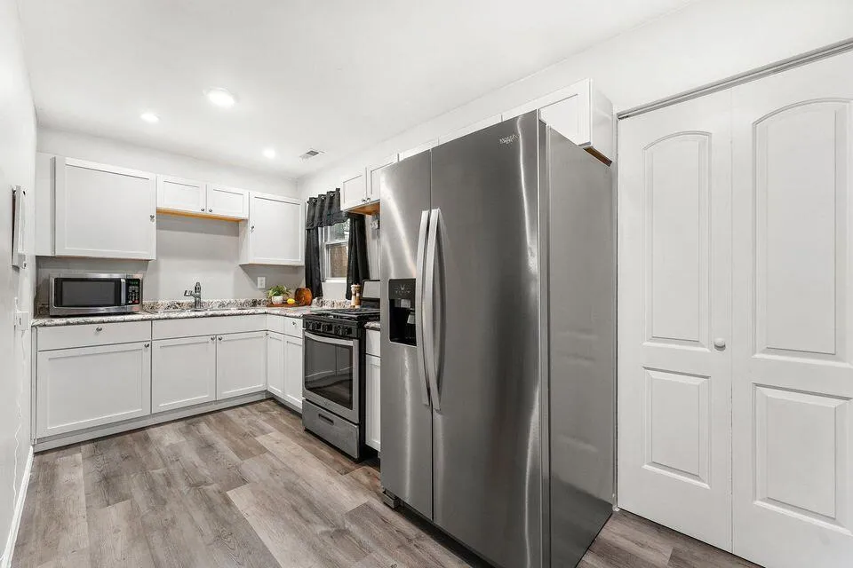 4138 W 20th Avenue Gary, IN 46404
