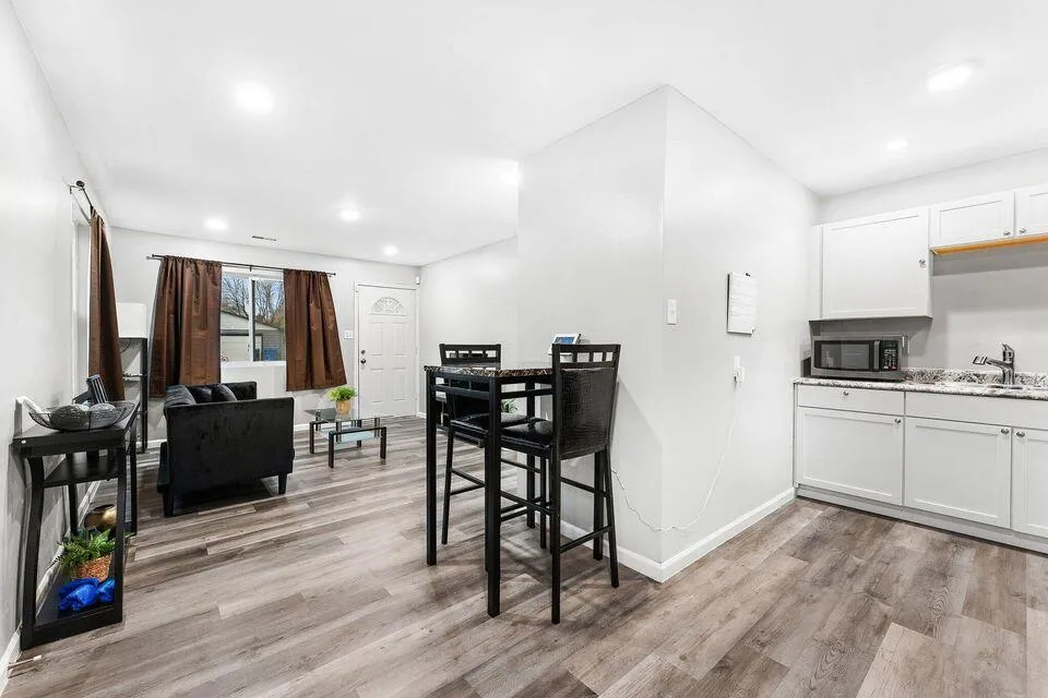 4138 W 20th Avenue Gary, IN 46404