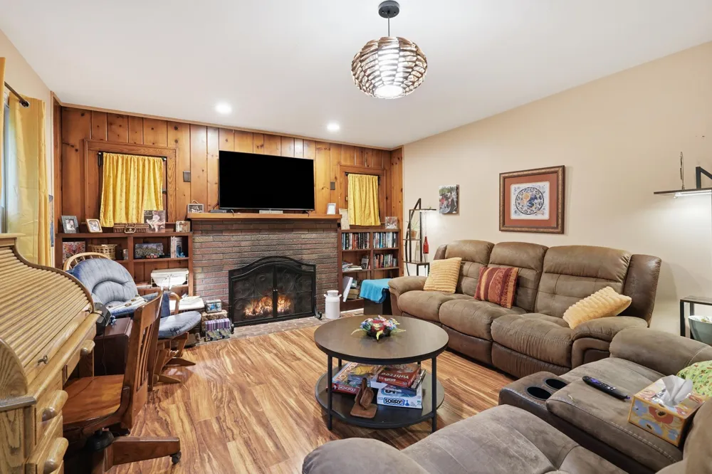 3328 E 73rd Avenue Merrillville, IN 46410
