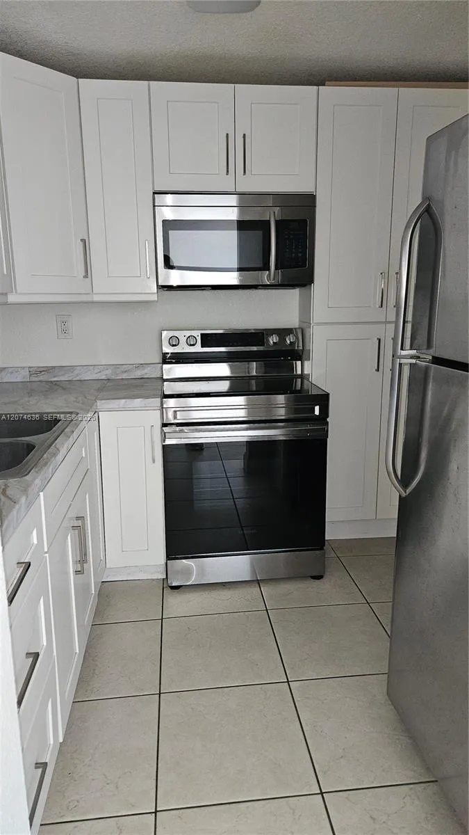 9320 Fontainebleau Blvd #401 Miami, FL 33172