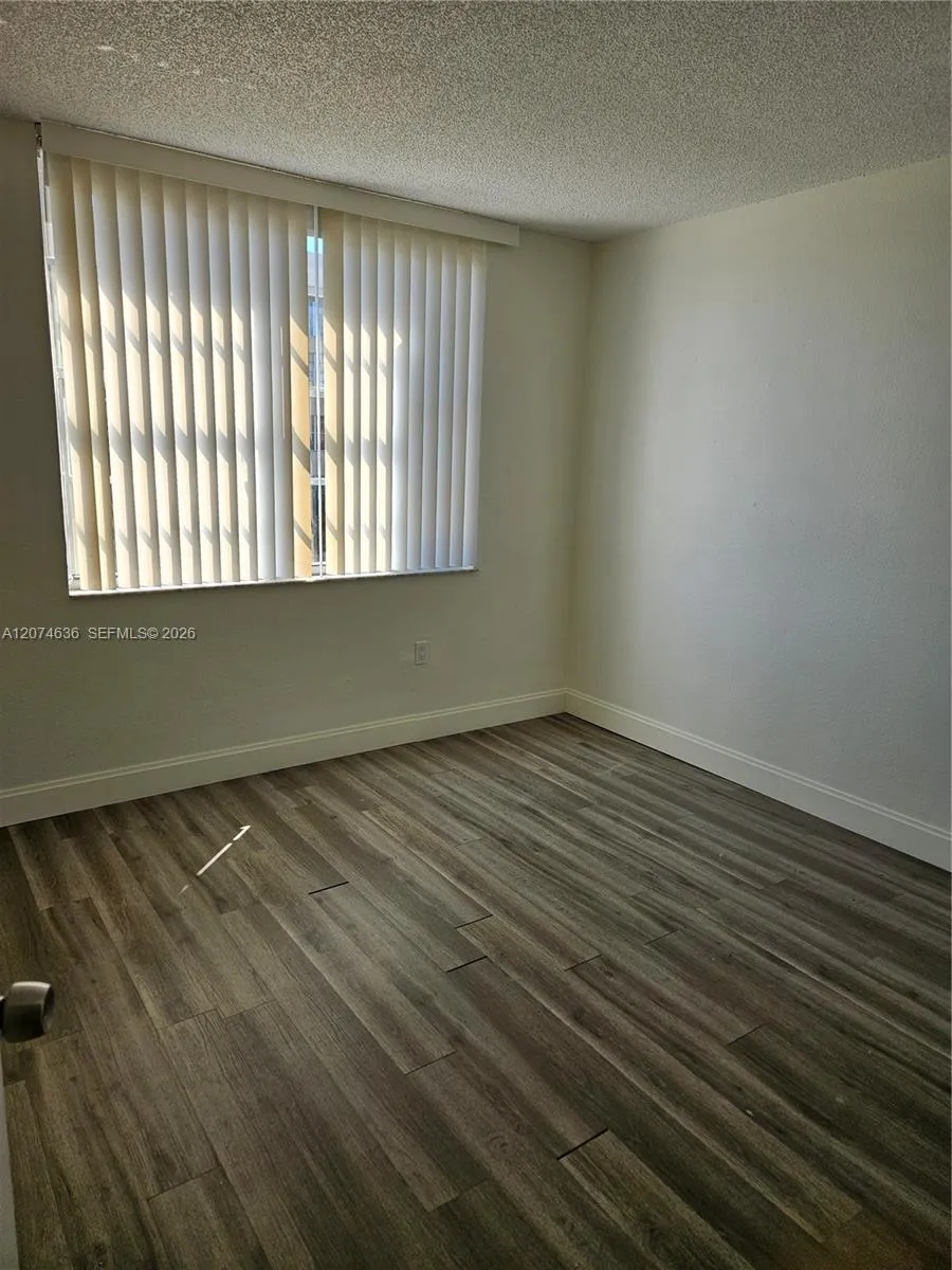 9320 Fontainebleau Blvd #401 Miami, FL 33172