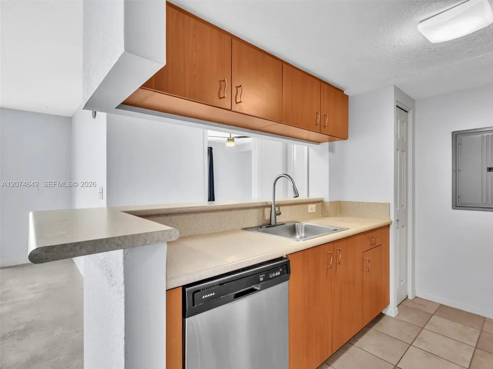 816 NW 11th St #1208 Miami, FL 33136