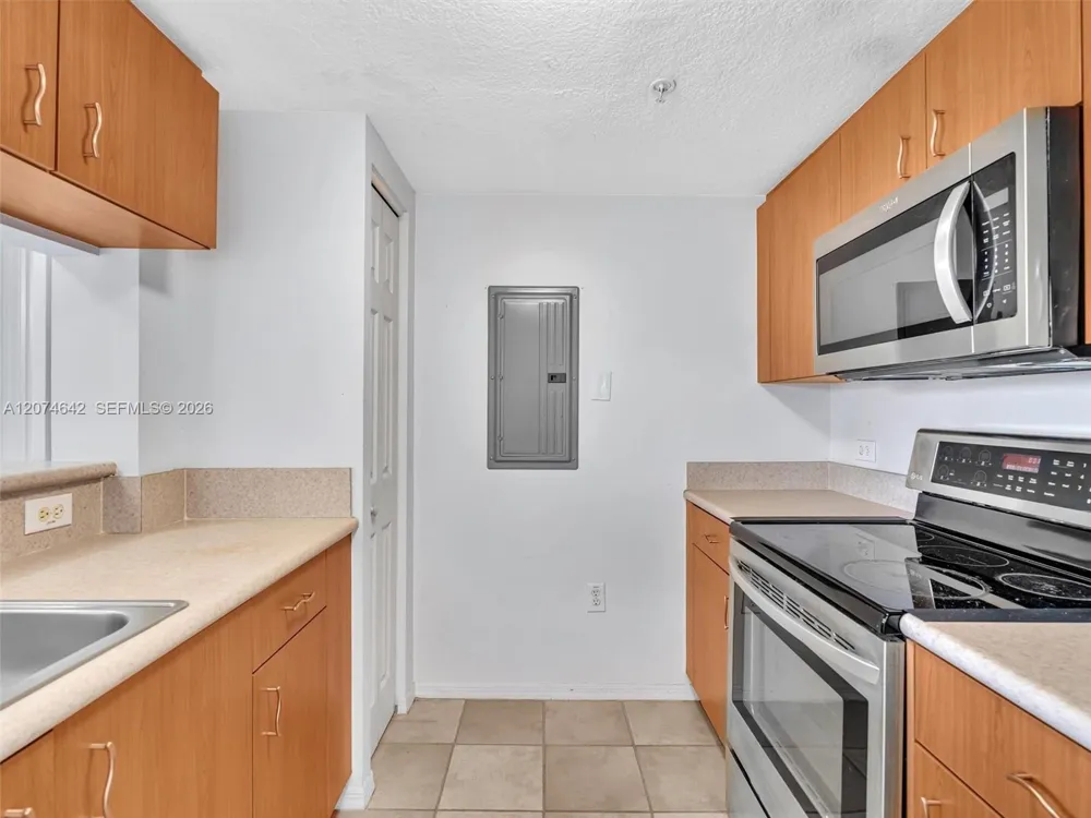 816 NW 11th St #1208 Miami, FL 33136