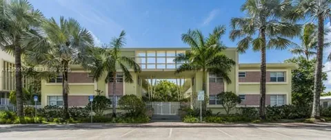 350 S Shore Dr #15