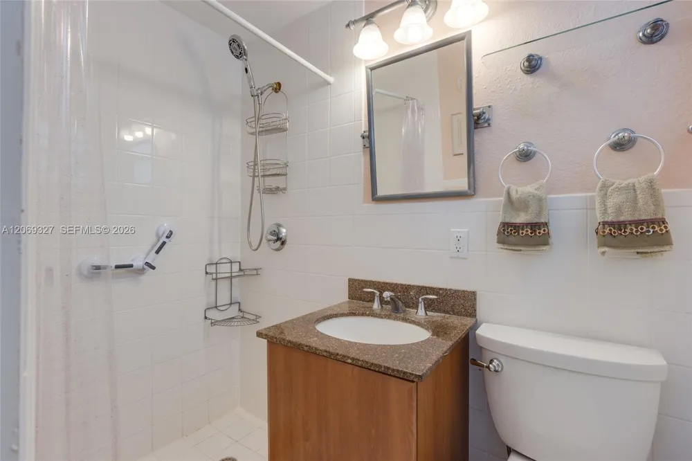 350 S Shore Dr #15 Miami Beach, FL 33141
