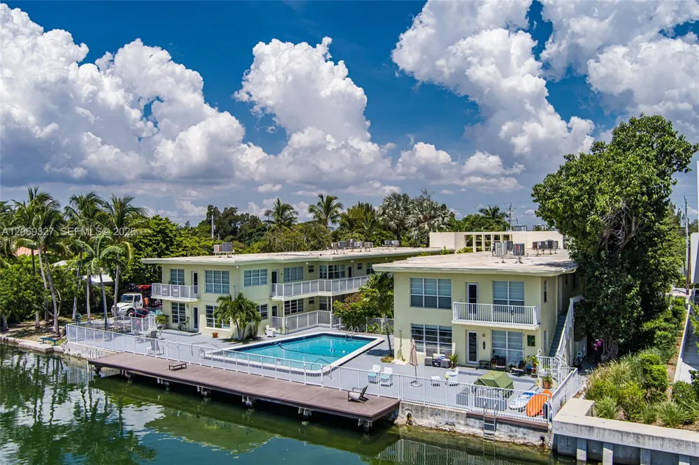 350 S Shore Dr #15 Miami Beach, FL 33141