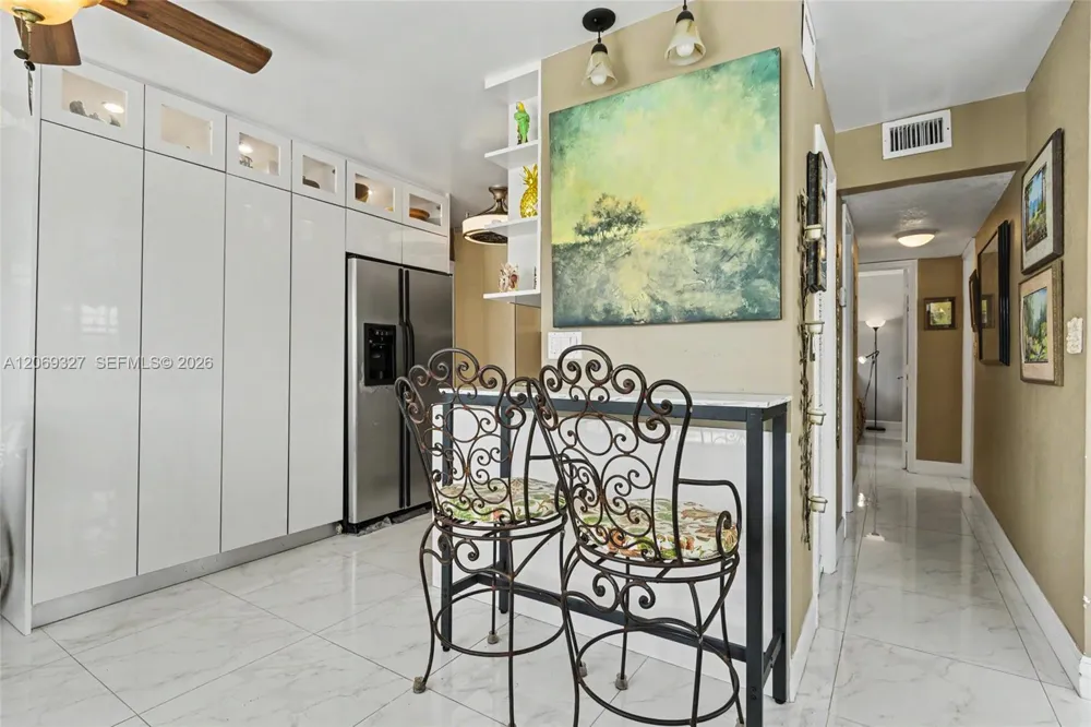 350 S Shore Dr #15 Miami Beach, FL 33141