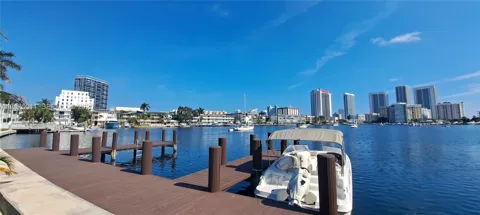 450 GOLDEN ISLES DR #3C