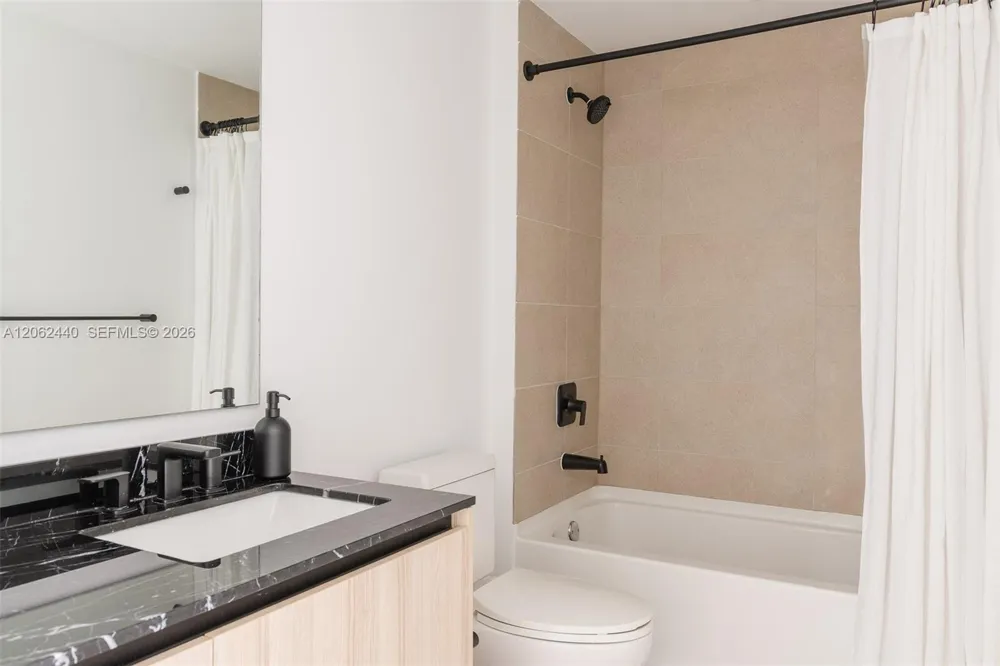 225 Miami Ave #1801 Miami, FL 33128